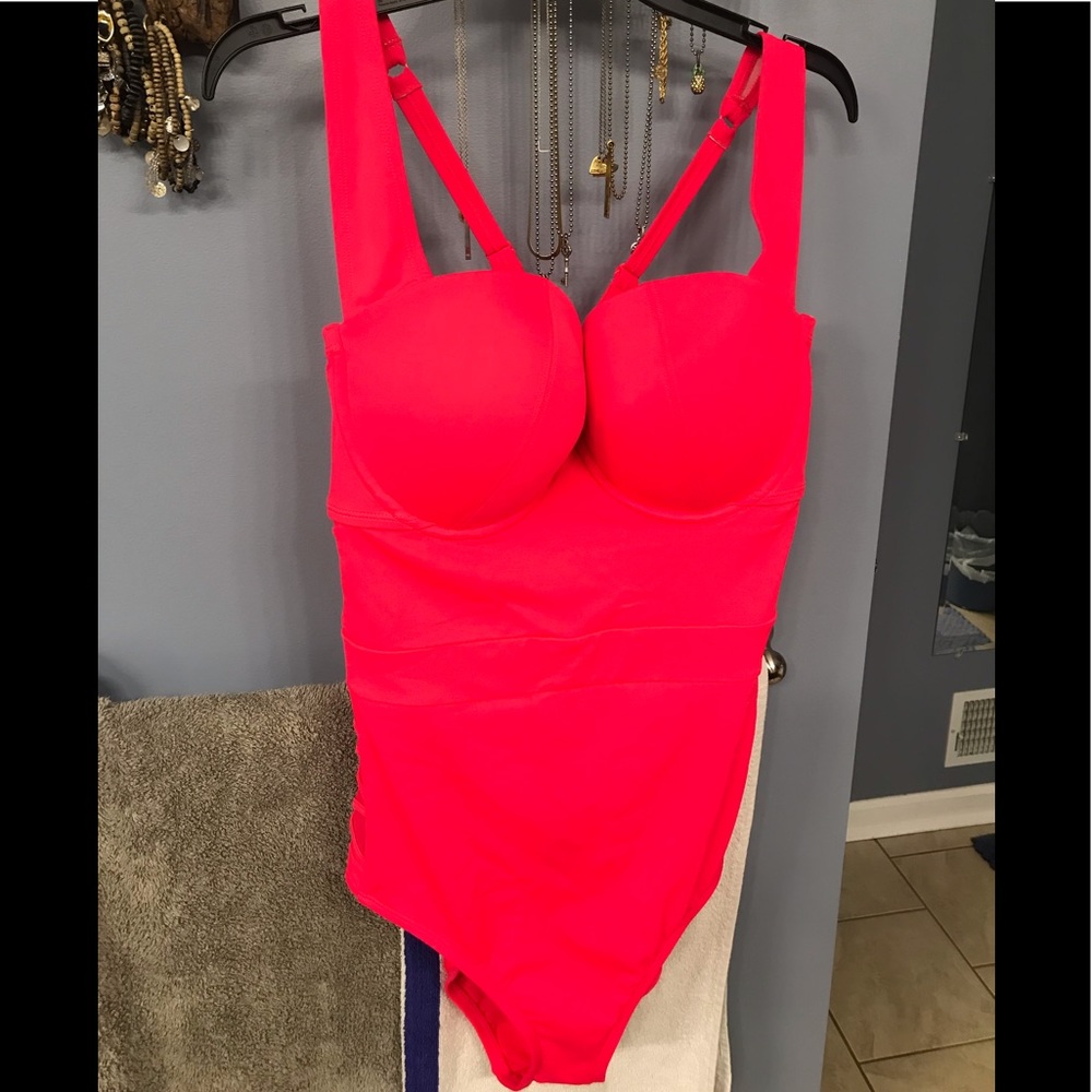 NWOT Torrid Mesh Lattice Plus Size Swimsuit Size 2 in Neon Hot Pink